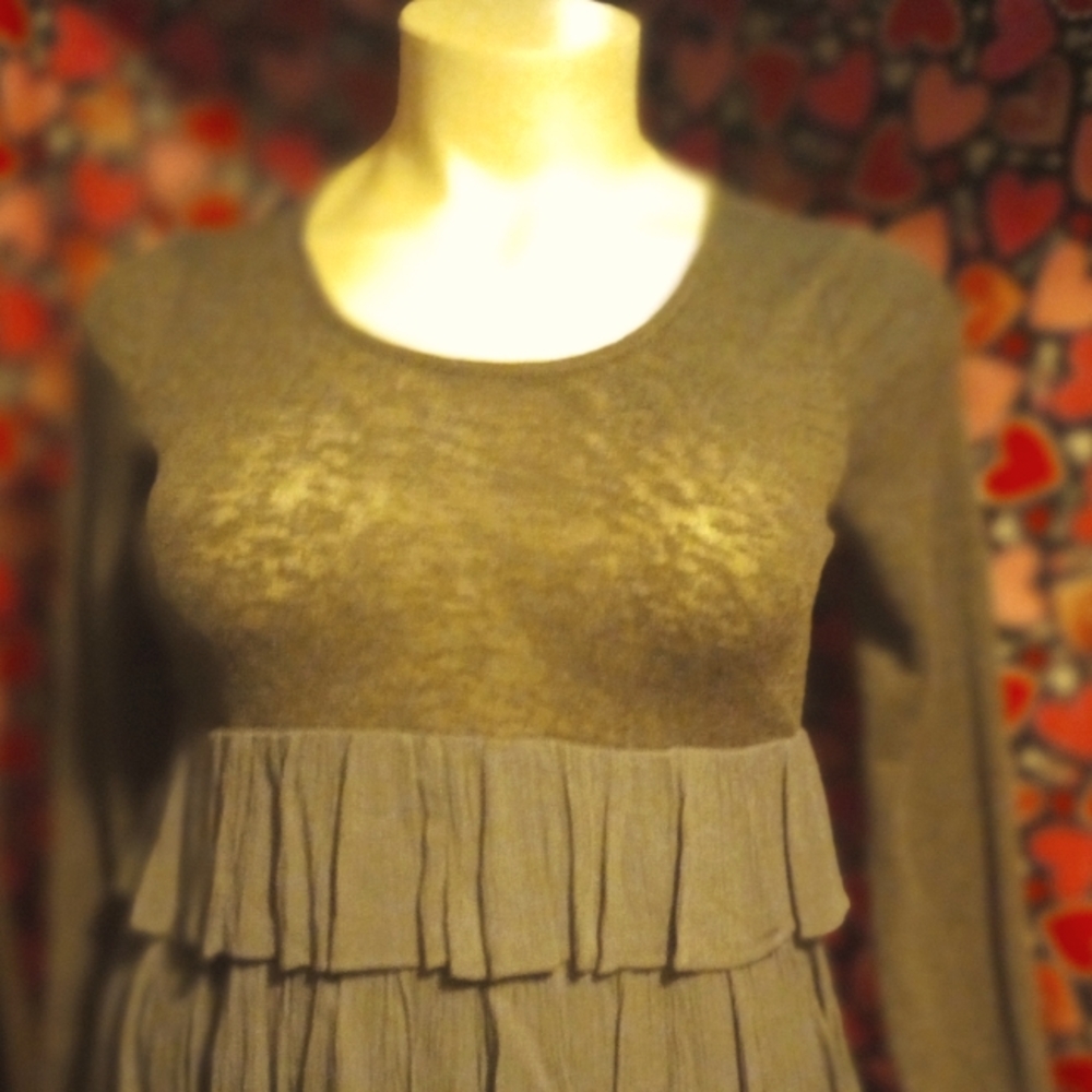 Entro tiered charcoal top